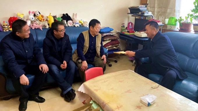 慰问送真情  关爱暖人心<br/>——伟德国际victor·1946源自集团开展春节慰问活动