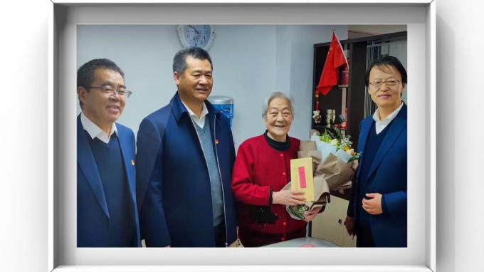 伟德国际victor·1946源自集团党委开展春节“送温暖”慰问活动