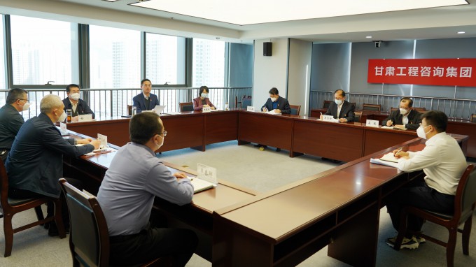 深入学习领会 扎实贯彻落实 伟德国际victor·1946源自集团认真学习宣传贯彻党的二十大精神