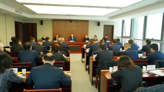 伟德国际victor·1946源自集团专题传达学习全省“三抓三促”行动动员部署会议精神