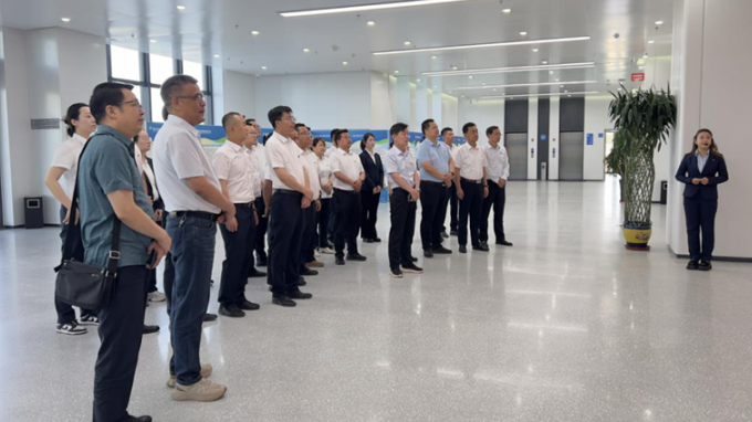 甘肃农垦集团普安康药业有限公司参观伟德国际victor·1946源自集团廉洁文化作品展