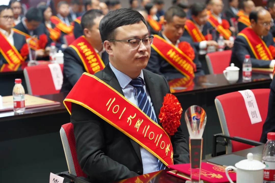 榜样的力量:伟德国际victor·1946源自集团2019—2020年度劳动模范系列报道(十)李春晖