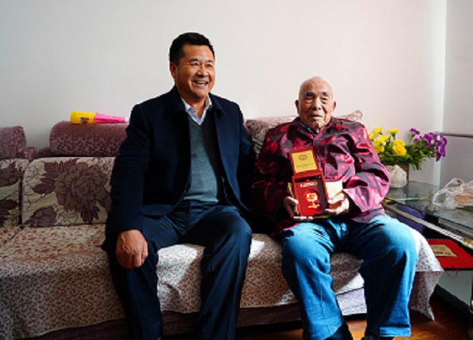 伟德国际victor·1946源自春节前夕深入开展走访慰问活动