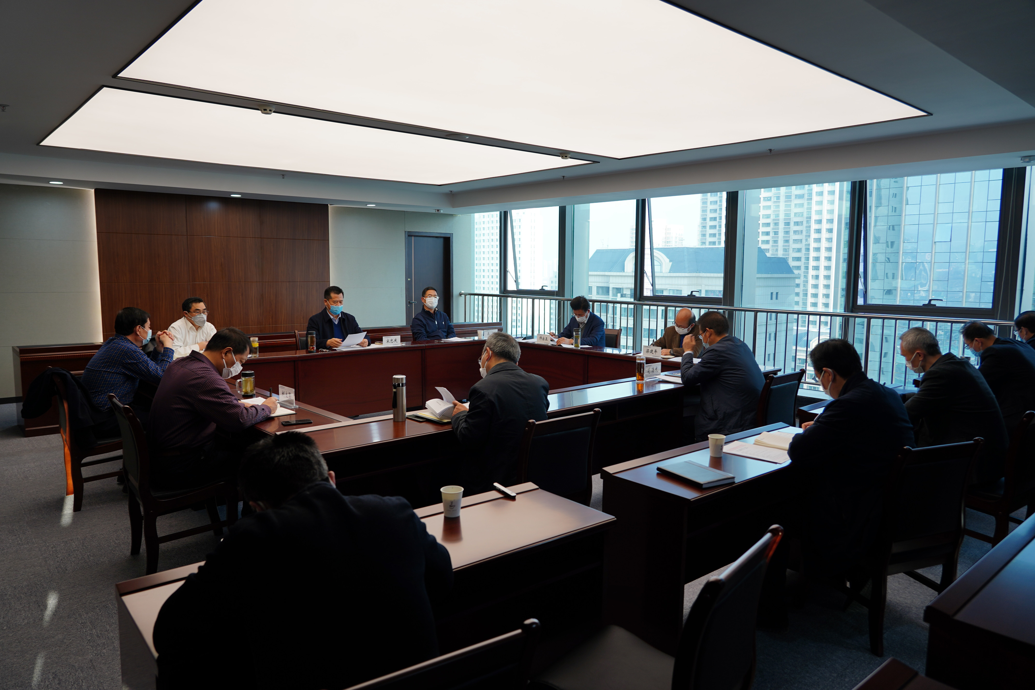 伟德国际victor·1946源自集团组织召开2020年党委理论学习<br/>中心组第一次集体学习(扩大)会