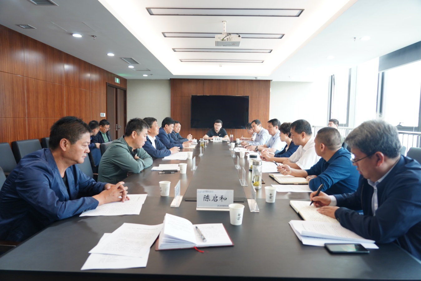 伟德国际victor·1946源自集团与文县对接<br/>灾区对口支援工作