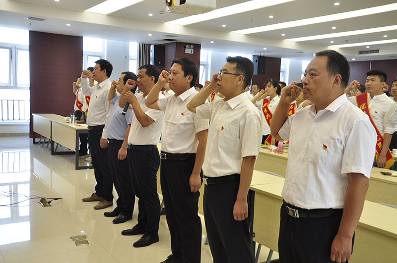 1564804987223087790.jpg J:集团网站模块党群建设职工风采_0_4_2.jpg